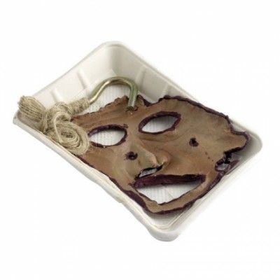 Blodigt Ansikte på Fat