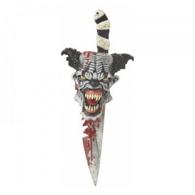 Blodig Kniv med Trofé