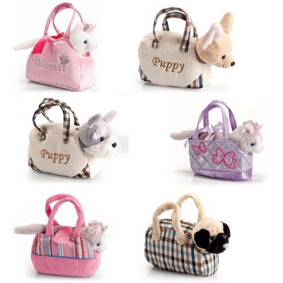 Husdjur i väska : Model - Vit katt i rosa väska