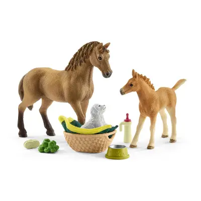 schleich® HORSE CLUB Saras Fölskötselset med hästar och valp 42432 - Schleich -  Leksaksaffären