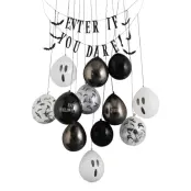 Girlang Enter If You Dare med Ballonger