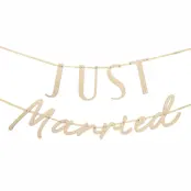 Girlang Just Married i Trä